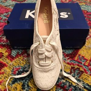 keds triple painted crochet